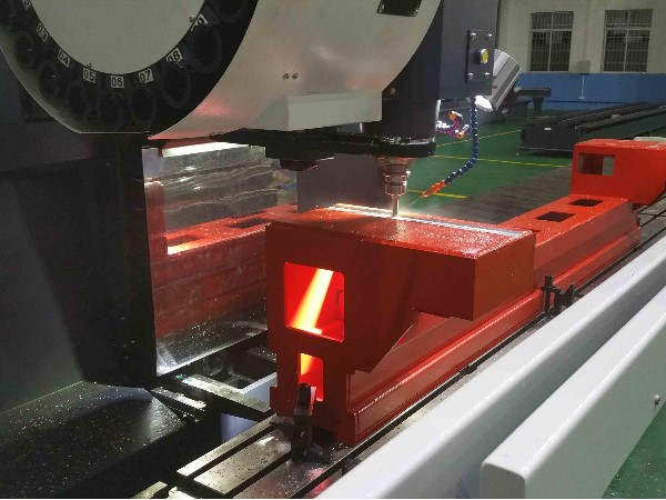 鋁型材加工中心的操作保養