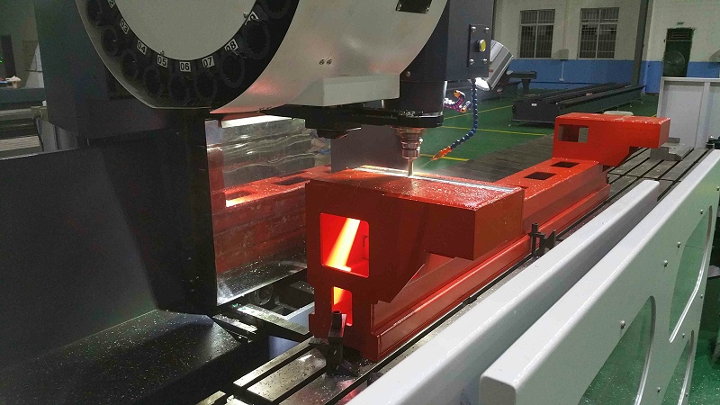 德力數控鋁型材加工中心