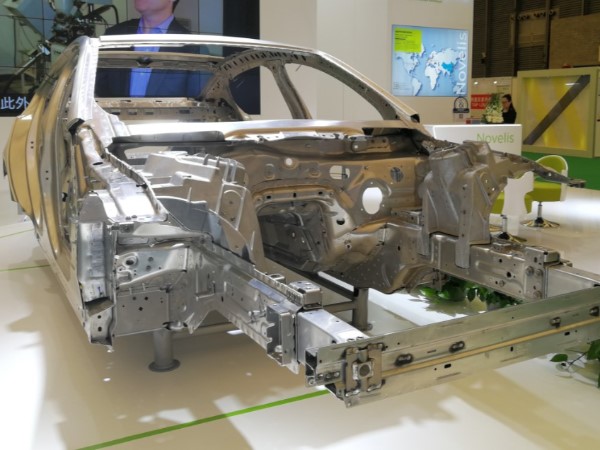 現代化鋁型材深加工廠家需要具備什么設備？