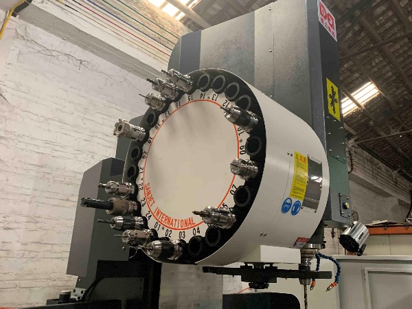 為何現在這么多人都選擇鋁型材加工中心？