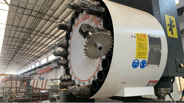 德力數控角度頭鋸片加工