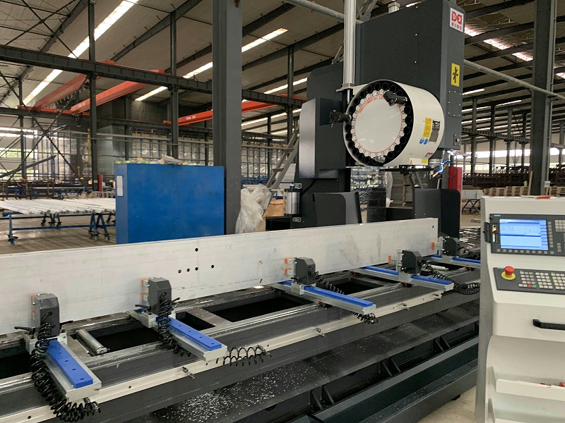 德力數控12500鋁型材加工中心