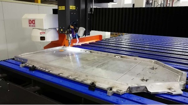 德力數控汽車新能源底盤加工視頻